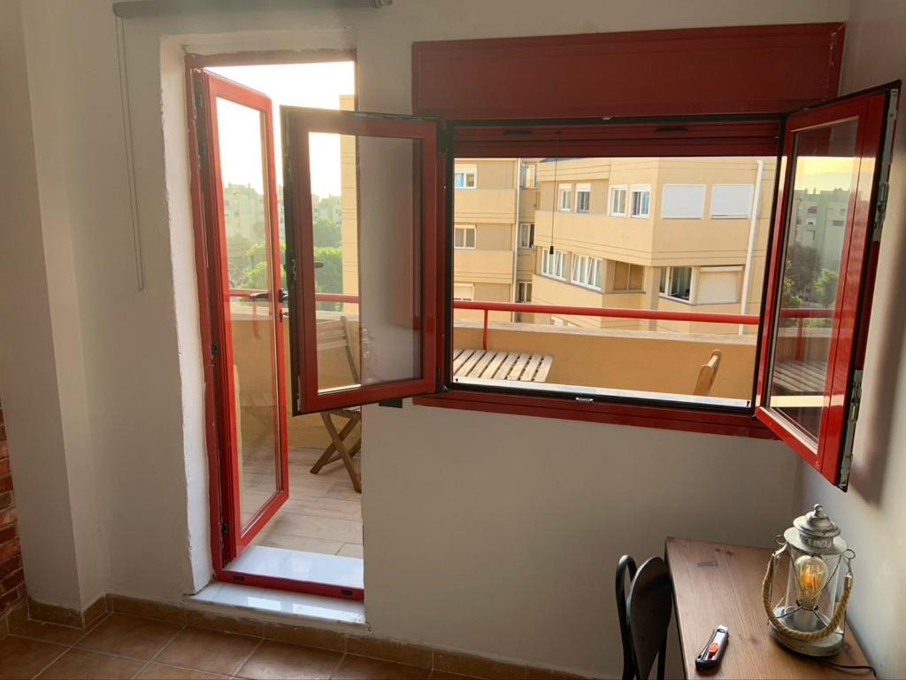 La Línea de la Concepción Room In A Shared Apartment Touching The Border :) المظهر الخارجي الصورة