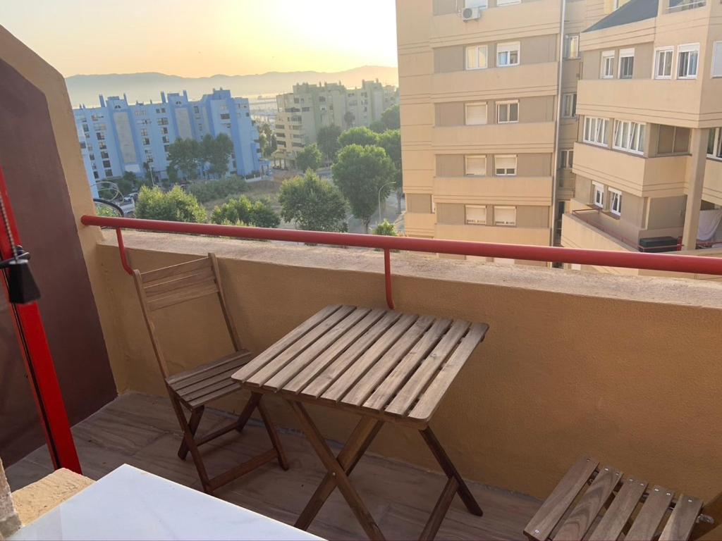 La Línea de la Concepción Room In A Shared Apartment Touching The Border :) المظهر الخارجي الصورة